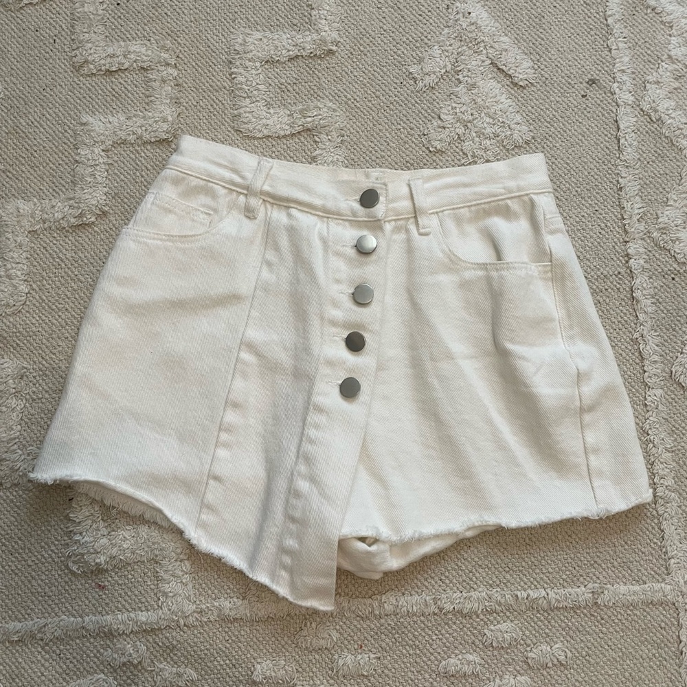 white skort